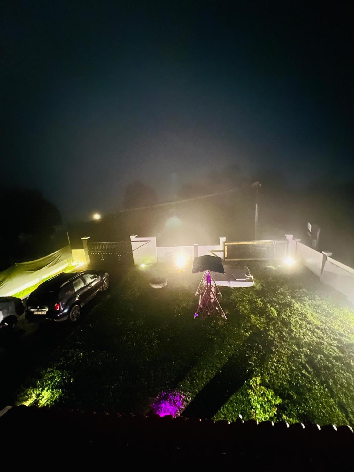 ウーティ Teyt Castleヴィラ エクステリア 写真
