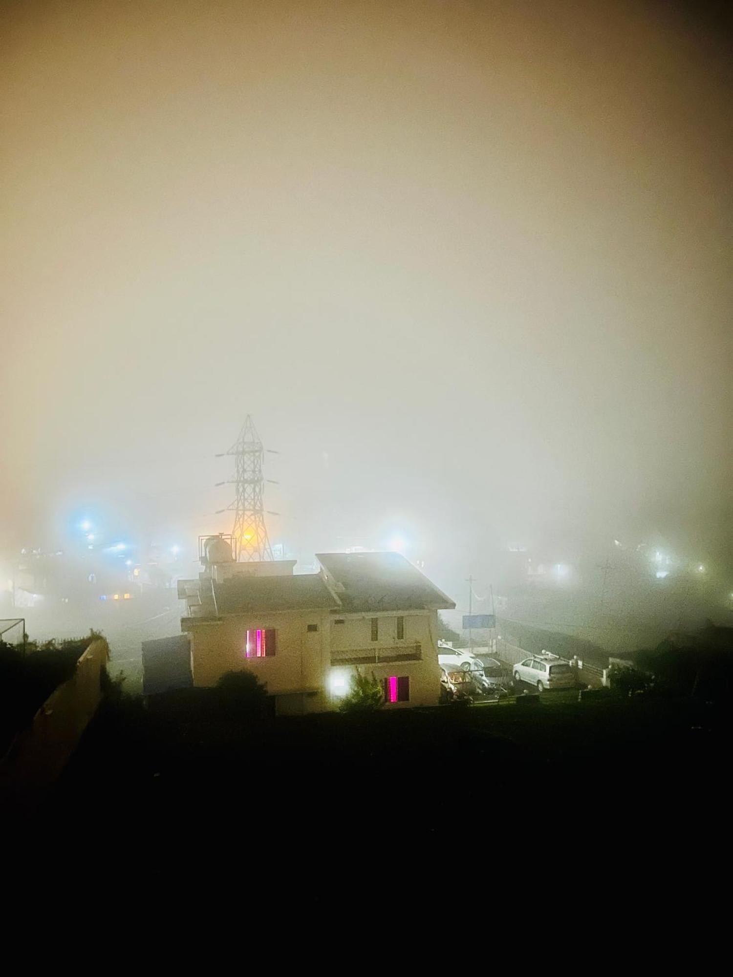 ウーティ Teyt Castleヴィラ エクステリア 写真